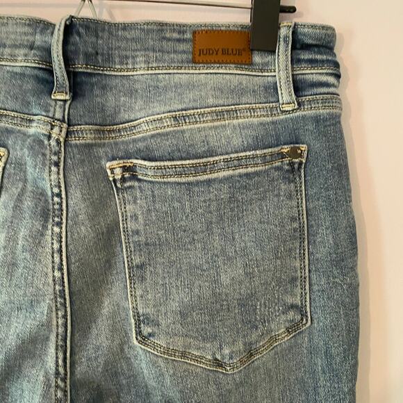 Judy Blue Women's size 11 / 30 Boot Cut Medium Wash Jeans Minimalist Stretch - Picture 8 of 13